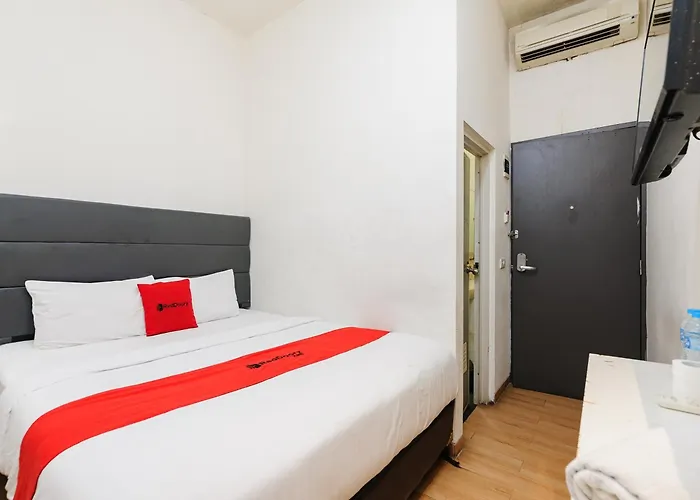 RedDoorz Plus @ Danau Sunter Utara Jakarta